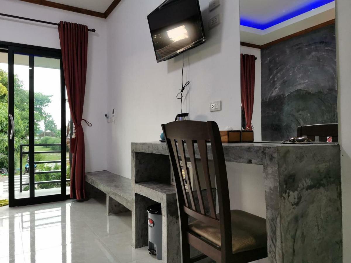 فندق Ko Lantaفي  Laila​ Place المظهر الخارجي الصورة
