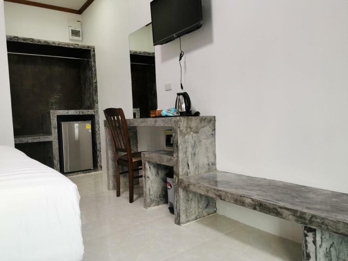 فندق Ko Lantaفي  Laila​ Place المظهر الخارجي الصورة
