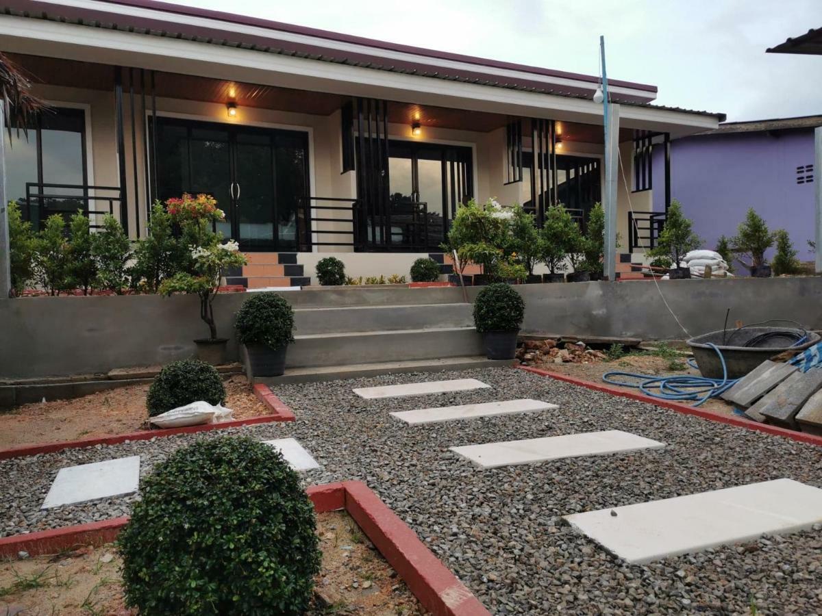فندق Ko Lantaفي  Laila​ Place المظهر الخارجي الصورة